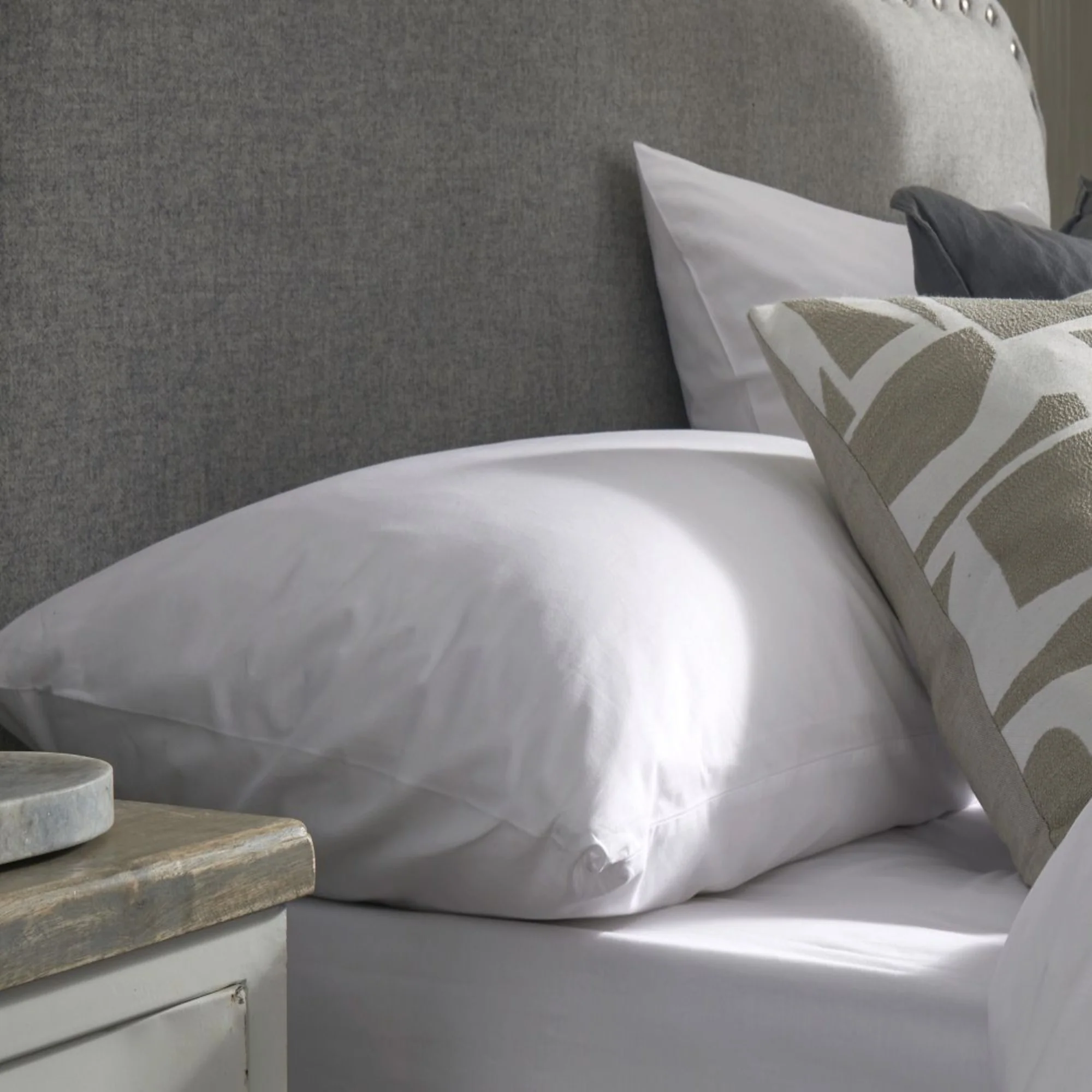 200 Thread Count Classic 100% BCI Cotton Pair of Pillowcases - Image 5