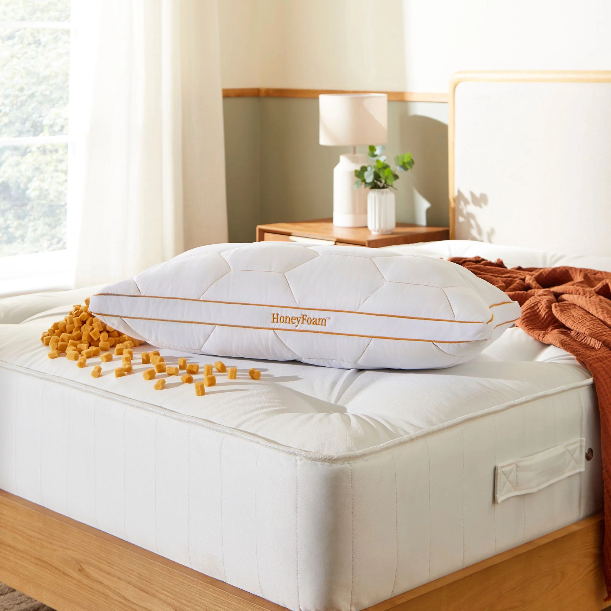 The Adjustable HoneyFoam™ Pillow Replacement Cover - Image 4